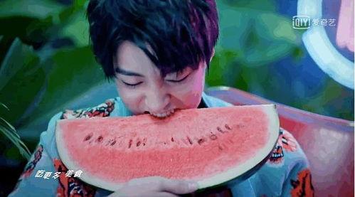 娱乐吃瓜君王俊凯,娱乐吃瓜界的“瓜王”传奇 第1张 娱乐吃瓜君王俊凯,娱乐吃瓜界的“瓜王”传奇 第1张